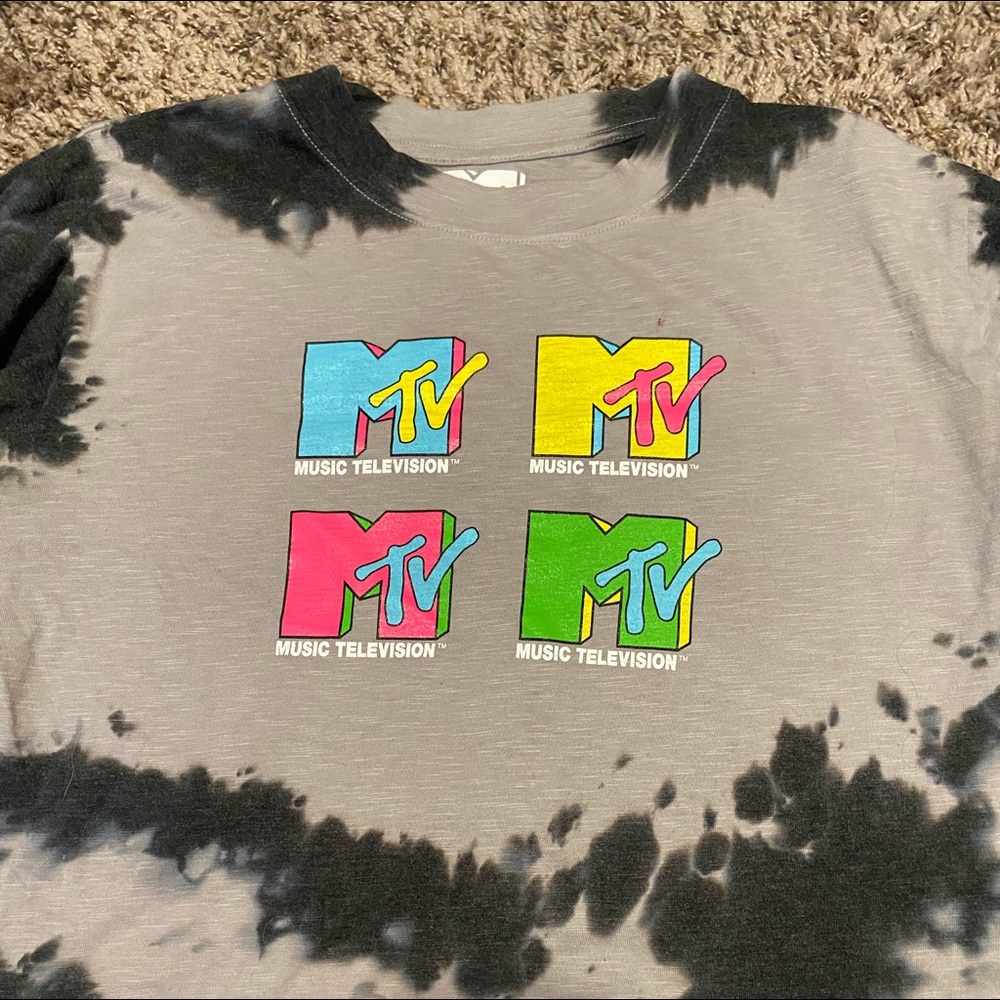 MTV graphic long sleeve tee